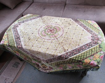 Vintage Plush Floral Tablecloth: Boho Velvet Bedspread (53.5x53.5 inches)