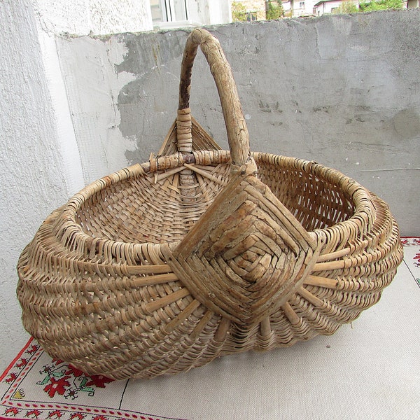 Antique Large Wicker Basket, Hand Woven Wicker Basket, Old Handmade Basket, Primitive Art Handmade Basket, Rustic Basket, Storage Basket