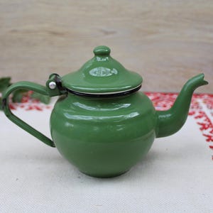 Small Green Enamelled Teapot, White Enamelled Kettle, Small Enamel Tea Pot, Enamelled Coffee Pot, Vintage Enamelware, Vintage Kitchen Decor