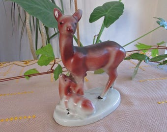Vintage Art Deco Porcelain Deer Figurine: Mother and Fawn, Bulgaria