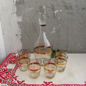 Vintage Glass Liqueur Decanter con seis gafas, aperitivo de vidrio / Digestif set de decantador con tapón 6 gafas de tiro, oro pintado a mano