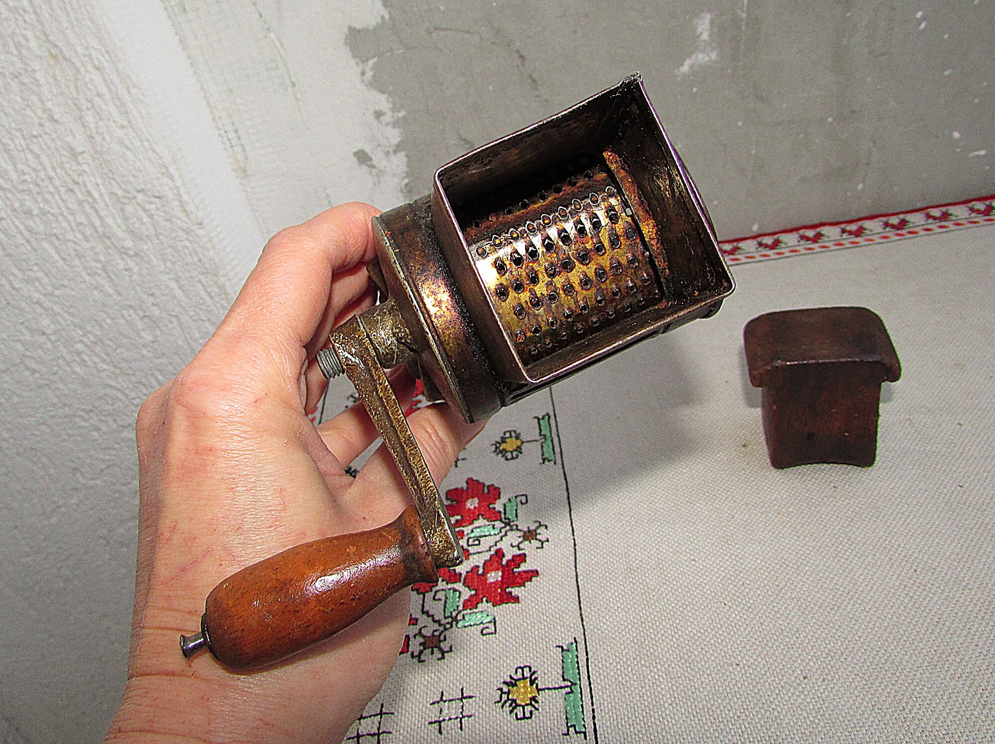 Vintage Walnut Table Grinder Retro Walnut Grinder Old Manual Etsy