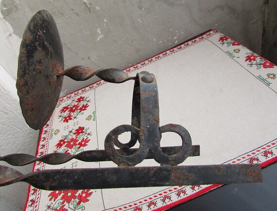 ヴィンテージ錬鉄製壁掛けキャンドルスタンド、素朴な70年代風装飾