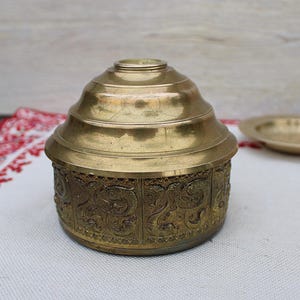 Vintage Brass Bowl with Lid, Brass Bowl Etched In Fish Pattern, Etched Brass Dish, Ornate Candy Fruit Dish, Decorative Etched Brass Bowl