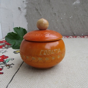 Vintage Hand-turned Wooden Salt Shaker, Hand-carved Wood Salt Shaker for Spices, Handmade Salt and Pepper Holder, Wooden Cellar