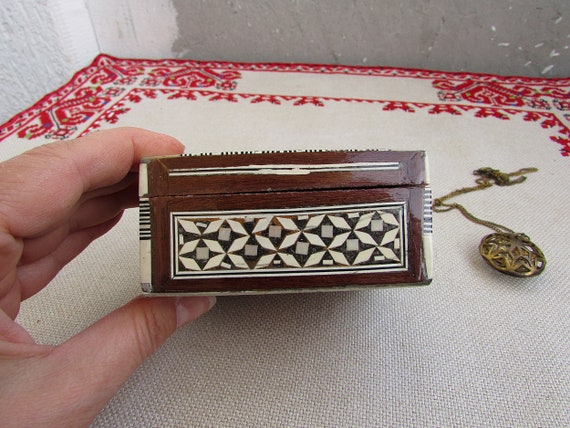 Vintage Wooden Jewelry Box, Handmade Wood and Nac… - image 7