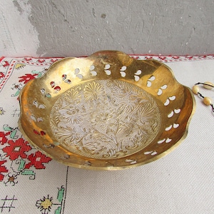 Rare Vintage Brass Footed Bowl, Brass Pedestal Bowl, Floral Bowl with Scalloped Edge, Decorative Etched Brass Bowl, Ornate Candy Fruit Dish