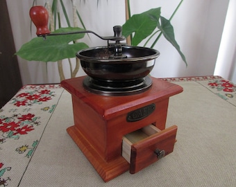 Vintage Coffee Mill, Old Wooden Coffee Grinder 1980s, Hand Wooden Grinder, Wooden Coffee Mill, Farmhouse Decor, Kitchen Appliance