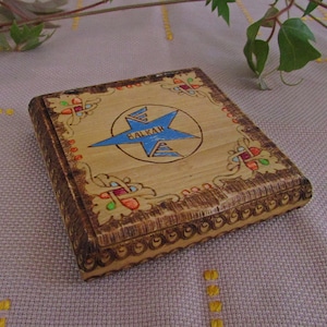 Decorato a mano di Box, scatola in legno fatti a mano bulgaro ' 70s, vintage in legno sigarette portasigarette, titolare di sigarette, regalo per i fumatori