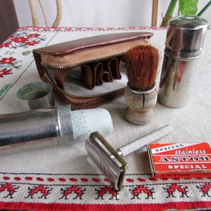Vintage Travel Shaving Set, Brown Leather Case, Vintage Travel Kit, Men&#39;s Kit, Leather Grooming Case, Vintage Men&#39;s Shaving Kit