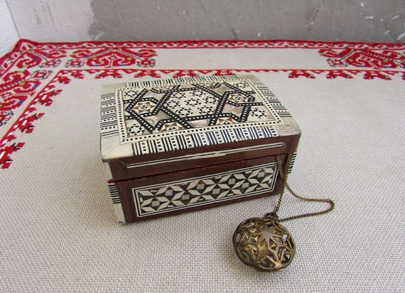 Vintage Wooden Jewelry Box, Handmade Wood and Nac… - image 1