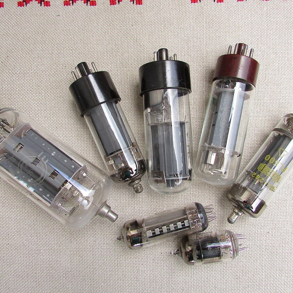 Lot of 7 Vintage Vacuum Tubes #2, Retro TV Radio Lamp, Radio Tubes, Electronic Tubes, Steampunk Supplies, Soviet Vintage Lamps