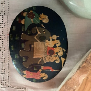 A lovely East Indian inspired trinket box FREE SHIPPING