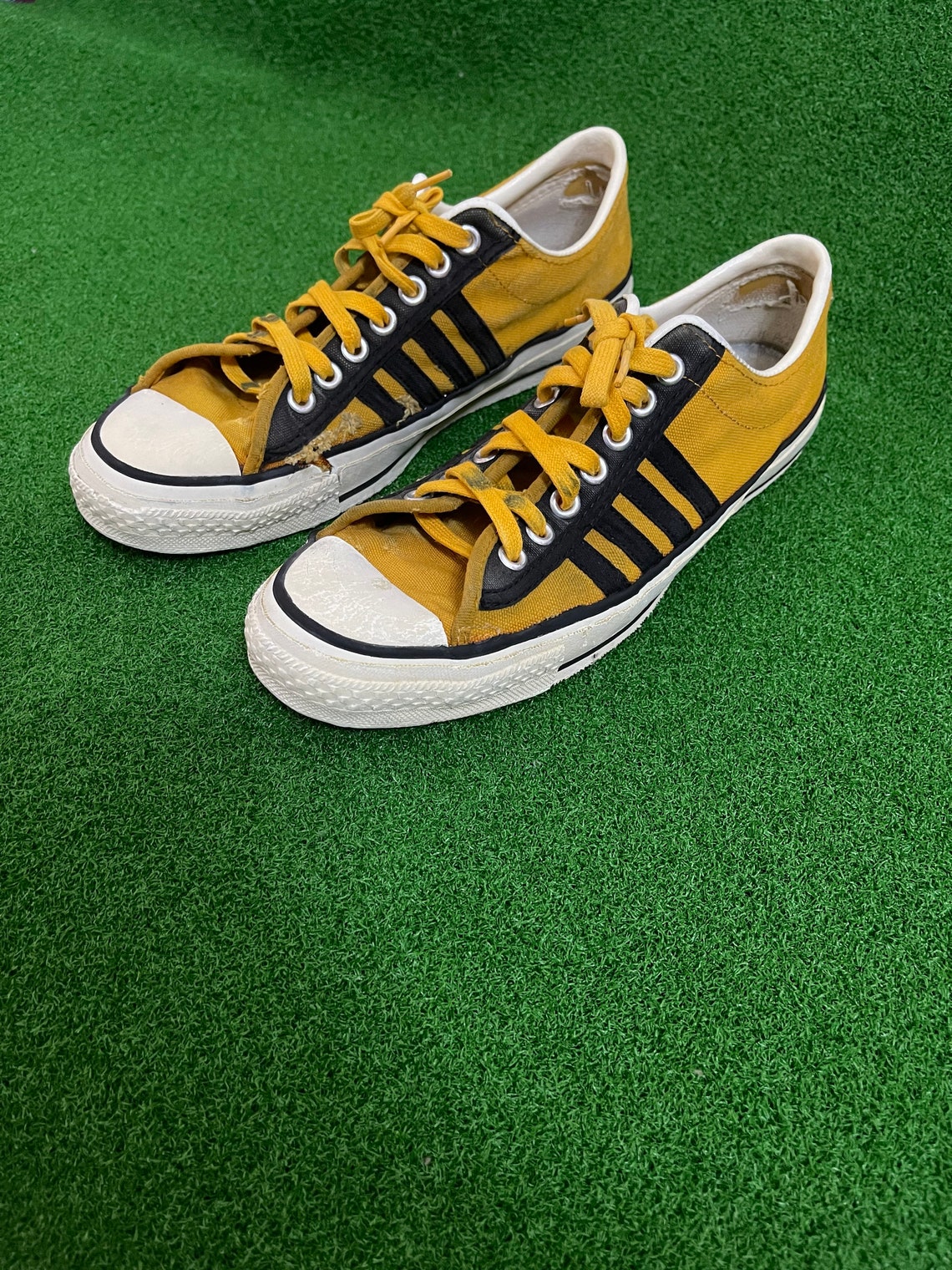 Vintage 70s Converse “The Winner” USA Gold Canvas Athletic Sneakers Shoes 11, foto 3 di 5