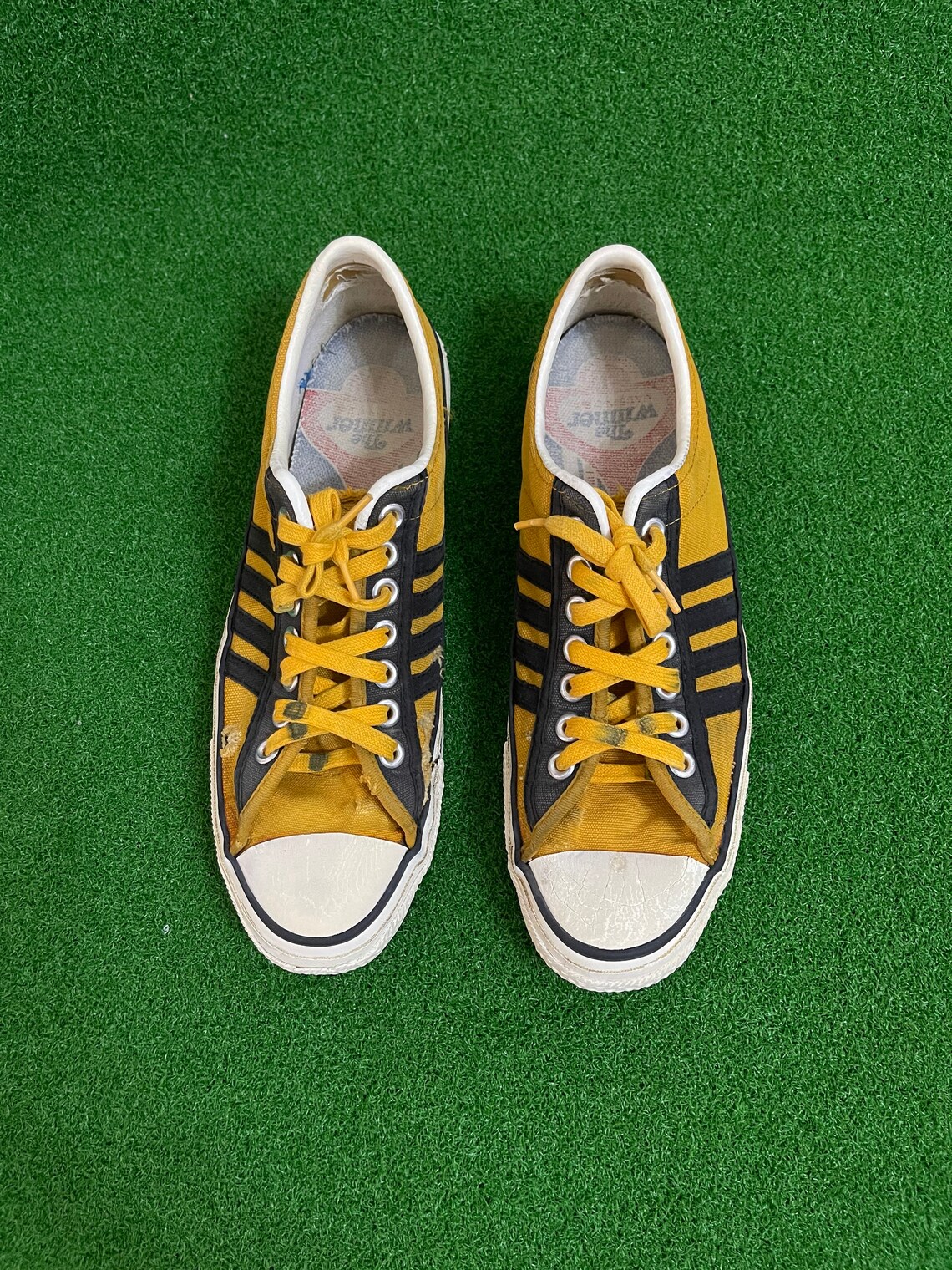 Vintage 70s Converse “The Winner” USA Gold Canvas Athletic Sneakers Shoes 11, foto 1 di 5