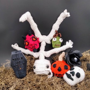 Mr Bone Headz Pop Off Head digital pdf download amigurumi crochet pattern download skeleton bones pumpkin halloween skull devil witch mummy