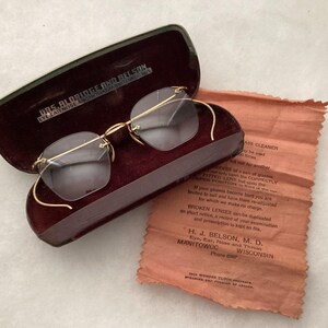 Hexagon shape Frameless Eye Glasses Wire bows gold accent Eye Wear with Case