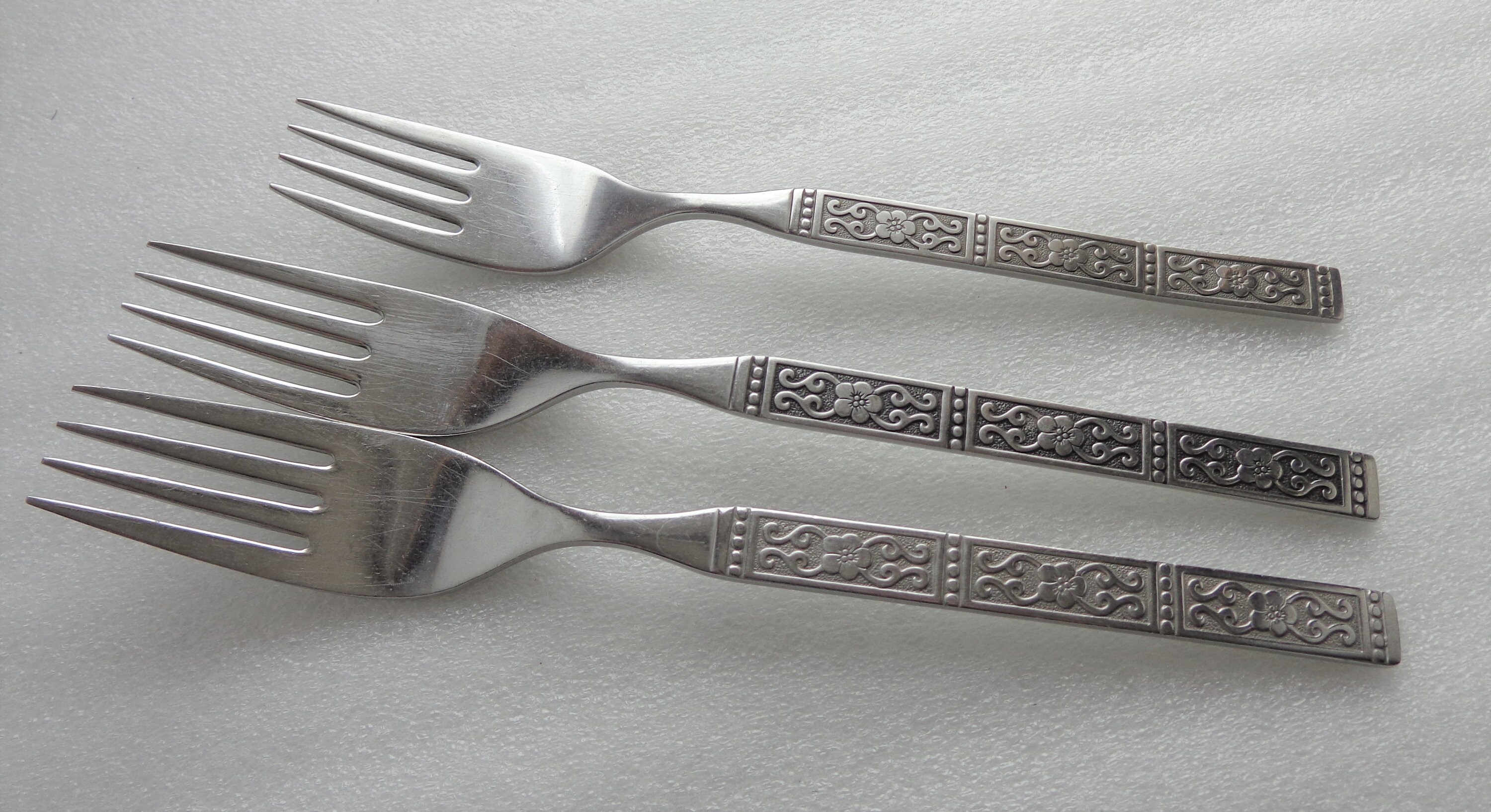 Oneida Stainless Isabella Flatware mixed lot 2 Dinner Forks Etsy