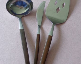 Ekco Eterna mixed lot Canoe Muffin Stainless Flatware, Pie - Cake Server, Butter Spreader Knife and Ladle