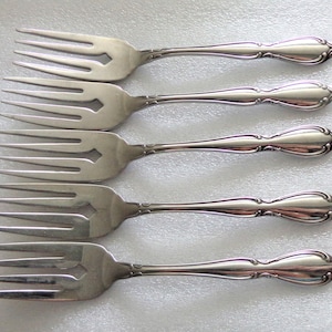 Oneida Heritage - Strathmore 5 Salad Forks, Oneida Deluxe Stainless Silverware