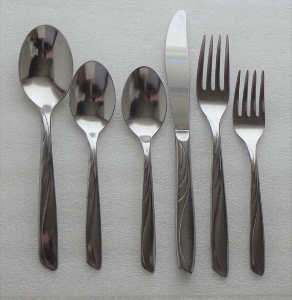 Insico Stainless Flatware IS Forks One 6 pc Place Settings Soup Spoon 2 Teaspoons International Silver USA Knife Unknown Pattern