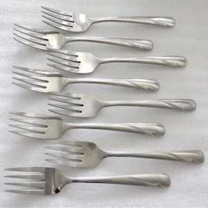 Oneida 8 Oceanic Stainless Salad Forks, Vintage Silverware