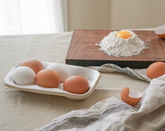 Egg Nest - Ceramic Egg Holder for 6 Eggs