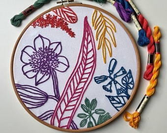 Hoop art. Florals with chain stitch. Embroidery Hoop, Hand Embroidery, Embroidery Hoop Art, Wall Decor, Housewarming Gift.