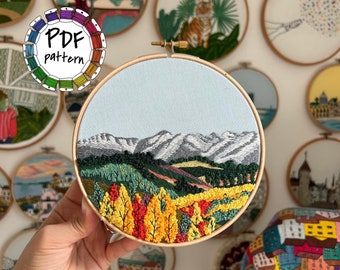 Chaîne de montagnes et motif de broderie de forêt d'automne. Modèle de broderie à la main PDF. DIY. Art de cerceau de broderie, broderie à la main. Didacticiel vidéo