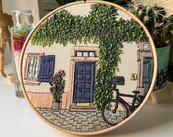 Hoop art.  Heidelberg door 2. Embroidery Hoop, Hand Embroidery, Embroidery Hoop Art, Wall Decor, Housewarming Gift.