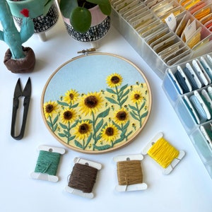 Field of sunflowers, 3d embroidery pattern. Hand Embroidery pattern PDF. DIY. Embroidery Hoop art, Hand Embroidery, Decor. Video tutorial image 6