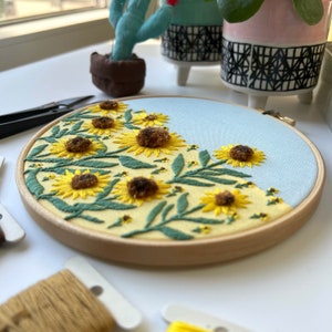 Field of sunflowers, 3d embroidery pattern. Hand Embroidery pattern PDF. DIY. Embroidery Hoop art, Hand Embroidery, Decor. Video tutorial image 2