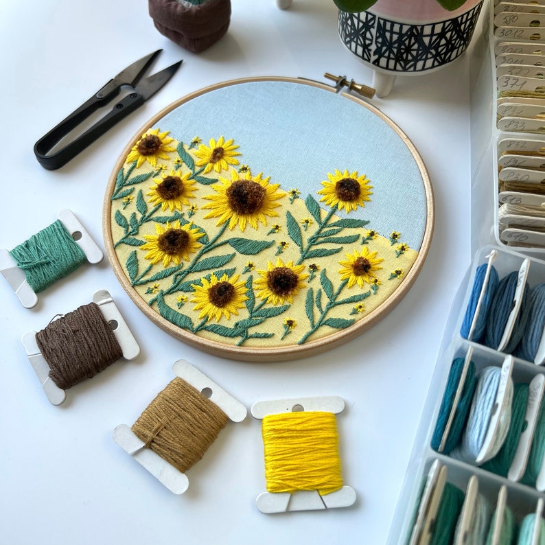 Field of sunflowers, 3d embroidery pattern. Hand Embroidery pattern PDF. DIY. Embroidery Hoop art, Hand Embroidery, Decor. Video tutorial image 4
