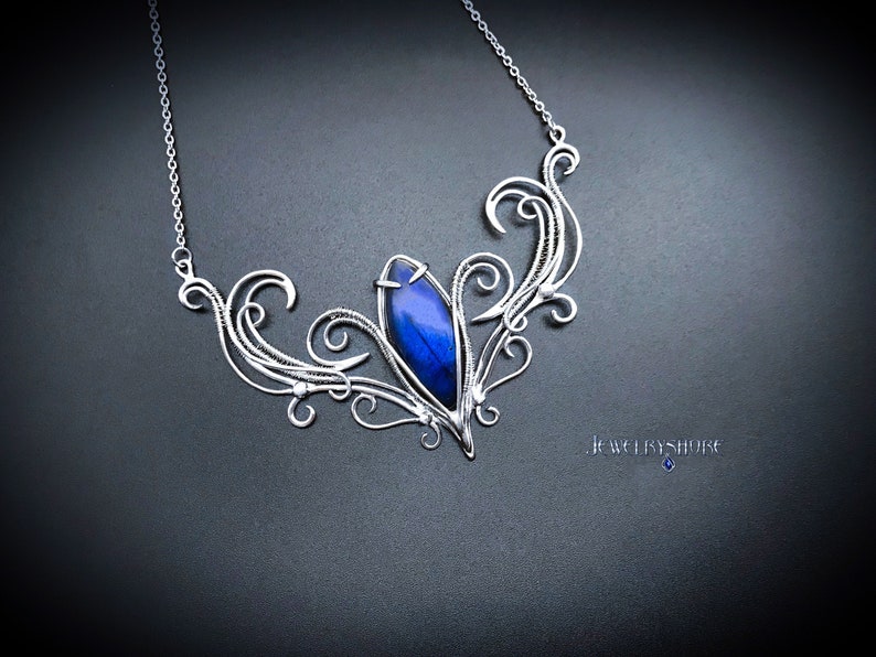 •GOTHIC ARCH + MUGWORT• labradorite + silver necklace (18.5