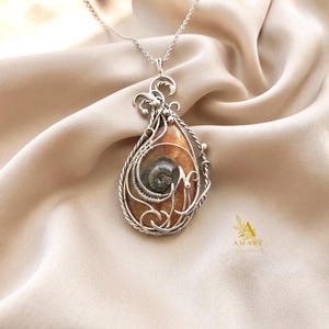 Collar con colgante grande de simbircita – Collar llamativo de plata con filigrana gótica paisley, joyería élfica medieval, regalo único para ella.