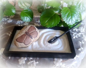 KARESANSUI, ZEN table garden with a butterfly decoupage stone, white sand and punch