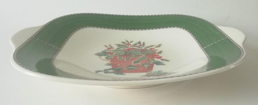 Sarah's Garden Holly Cake Plate - Wedgwood Sarahs Garden Ilex Aquifolium Christmas Cake plate