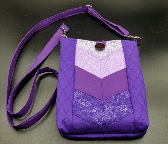 Quilted chevron deals crossbody bag