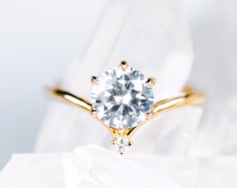 Aisha Moissanite Engagement Ring, V shape Chevron Moon Ring, Moonrise Solitaire Moissanite Diamond Wedding Ring, 14K 18K Gold Platinum