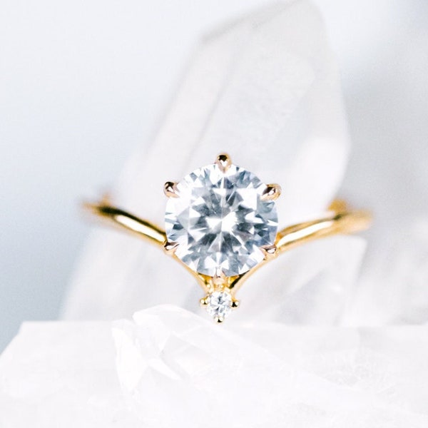 Aisha Moissanite Engagement Ring, V shape Chevron Moon Ring, Moonrise Solitaire Moissanite Diamond Wedding Ring, 14K 18K Gold Platinum