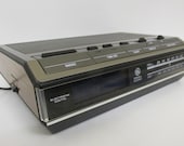 Vintage General Electric AM FM Clock Radio Alarm, Model 74642B Faux Wood Grain, Blue LED Bedside Desk Clock Radio