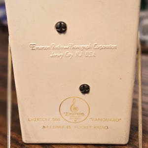 Vintage 1950s Emerson 888 Vanguard Transistor Radio image 12