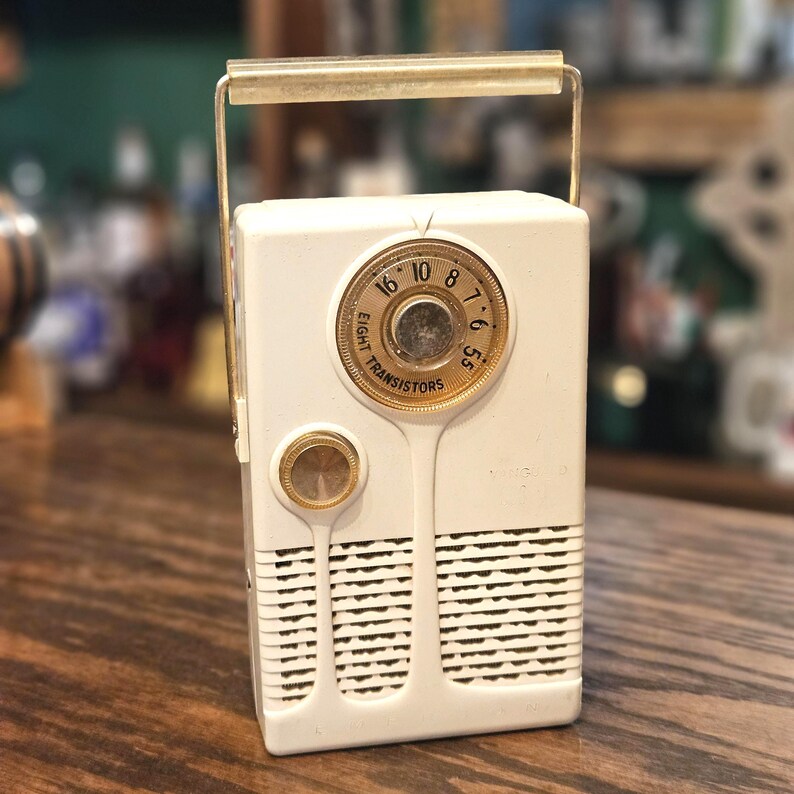 Vintage 1950s Emerson 888 Vanguard Transistor Radio image 3