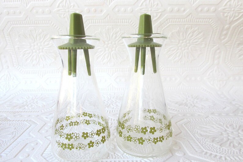 Vintage Pyrex Glass Salt and Pepper Shakers 1970s Vintage Kitchen Decor Vintage Green Crazy Daisy Shakers Pyrex Spring Blossom