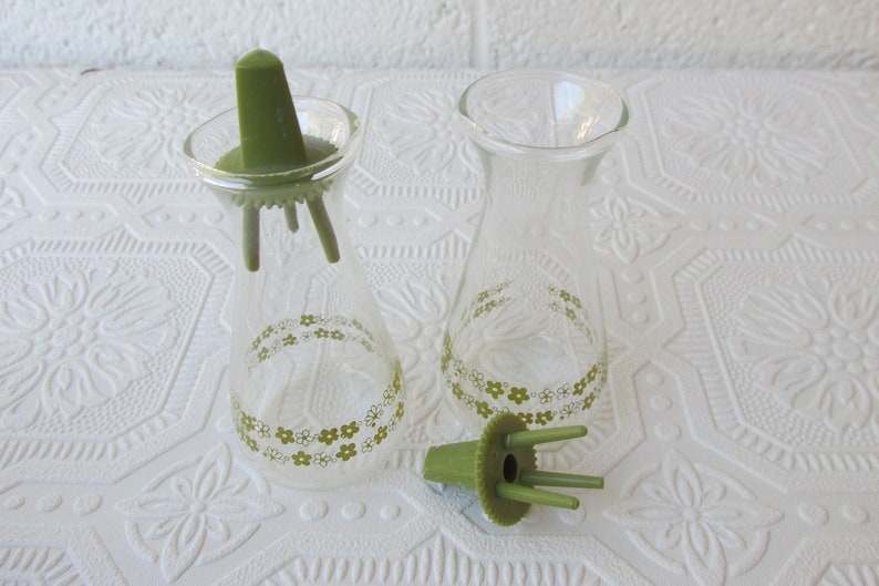 Vintage Pyrex Glass Salt and Pepper Shakers 1970s Vintage Kitchen Decor Vintage Green Crazy Daisy Shakers Pyrex Spring Blossom