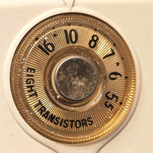 Vintage 1950s Emerson 888 Vanguard Transistor Radio image 5