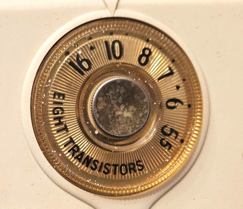 Vintage 1950s Emerson 888 Vanguard Transistor Radio image 5