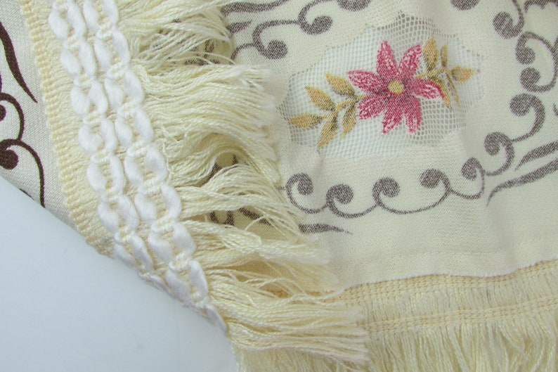 Vintage Round Pink Floral Lace Fringe Table Cloth Big Ornate Table Cloth with Lace Trim Vintage Kitchen Decor 70 Inch Round Tablecloth