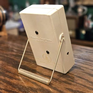 Vintage 1950s Emerson 888 Vanguard Transistor Radio image 6