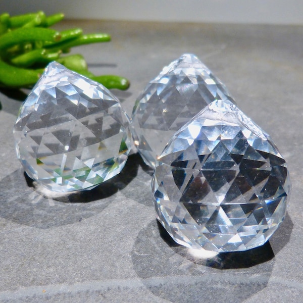 3 Stück Sonnenfänger 3cm Kristallkugel 30mm Glaskristall Suncatcher Prisma Glaskugel